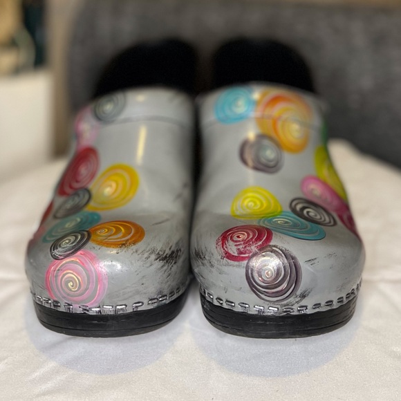Dansko nursing clogs - Picture 7 of 10